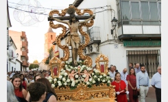 El Santísimo Cristo del Consuelo volvió a unir devoción, tradición y fe en la magna procesión del Día grande la Feria y Fiestas de La Villa de don Fadrique